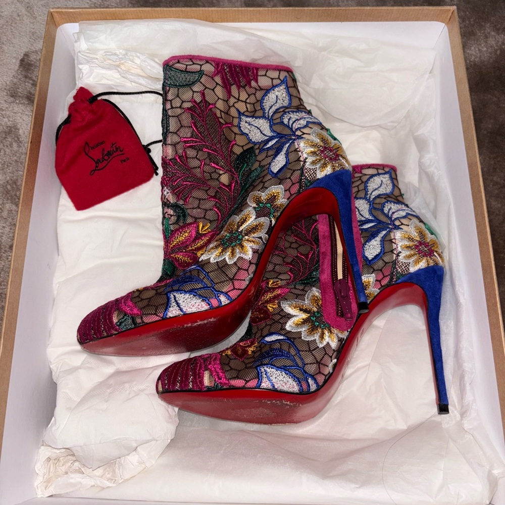 Christian Louboutin booties size 35.5. Style Miss Tennis 100 Rete/Dent florale.